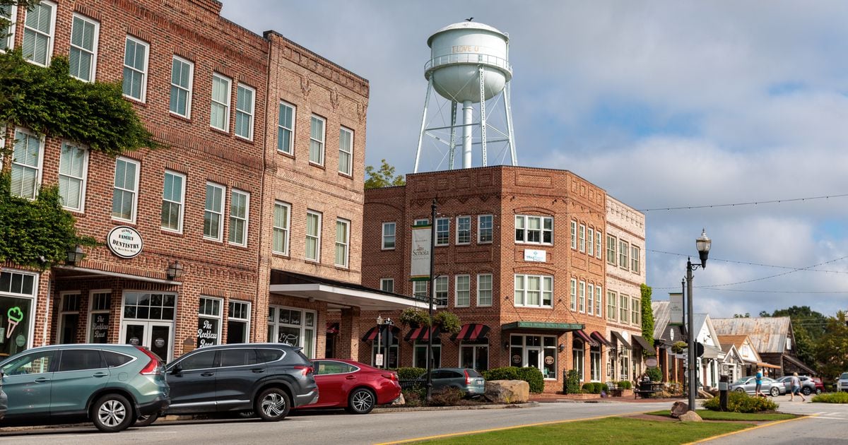 Senoia transformed into 'The Walking Dead's Woodbury and Alexandria.